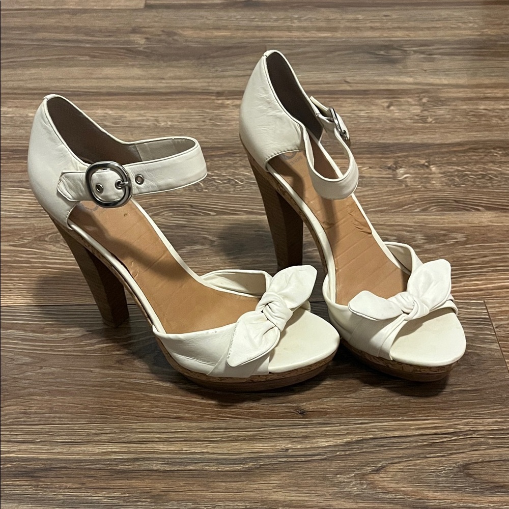 Gianni Bini Cream Heels with Bow Detail